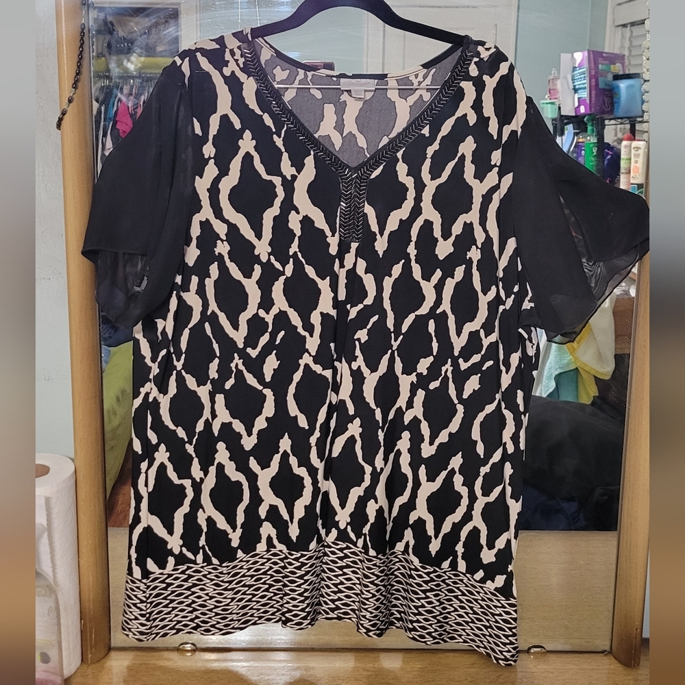 Avenue Black and Cream Patterned Blouse